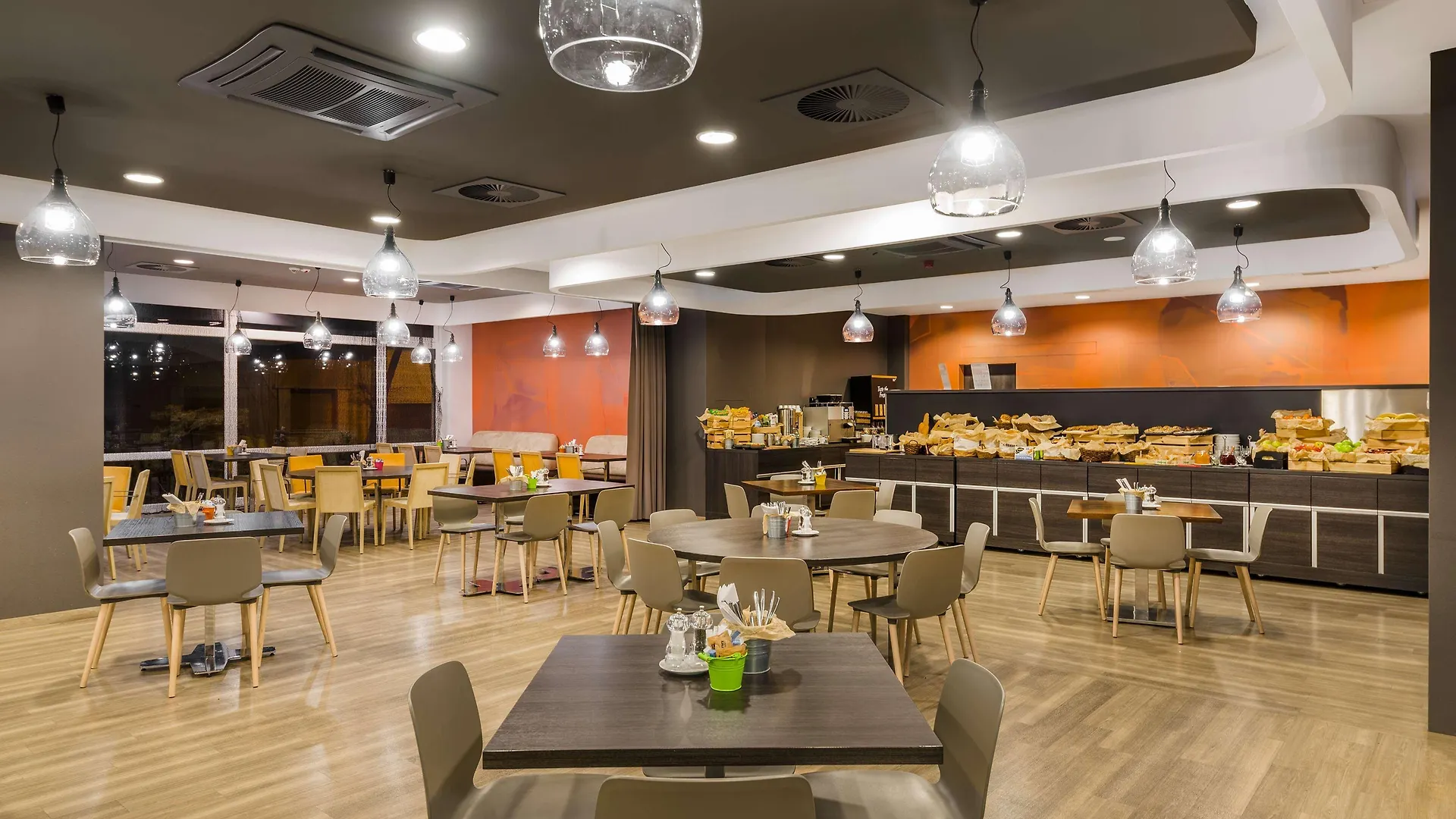 Park Inn By Radisson Budapest 4*,  Magyarország