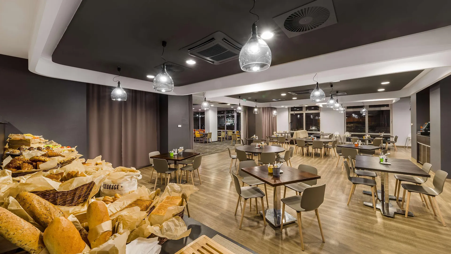 Park Inn By Radisson Budapest 4*,